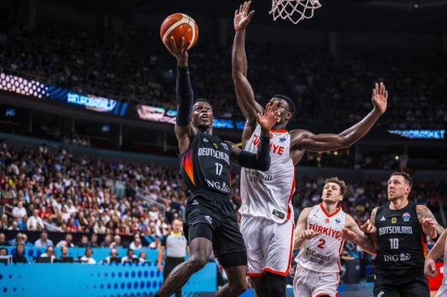 直播收看 直播收看