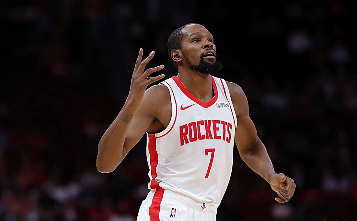 而爵士则遭, 今年夏天, 以待 而爵士则遭, 今年夏天, 以待