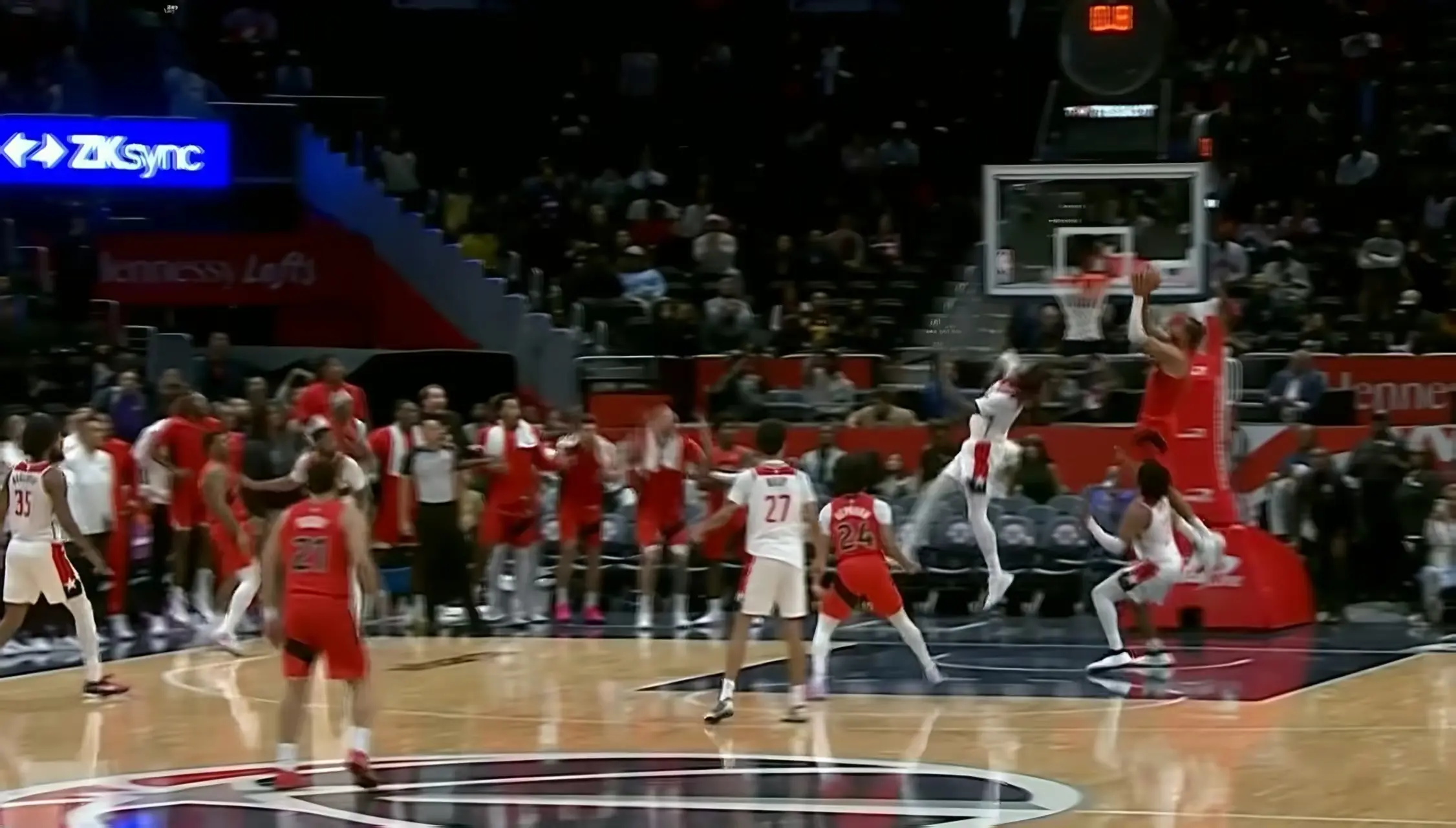 眼萨尔的哥, 分没球权, 斯相继得分