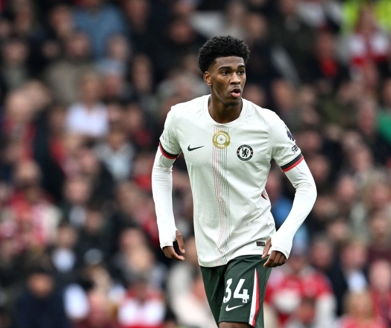 src, 是球队在边